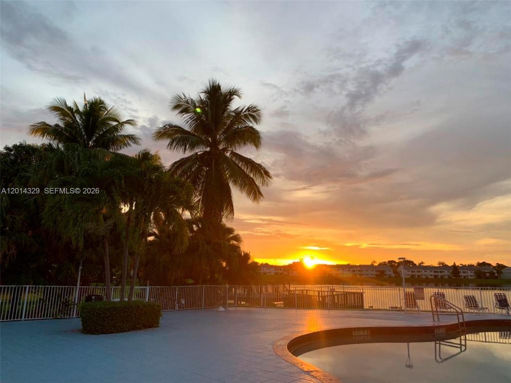 3401 NW 44th St 104, Oakland Park, FL 33309