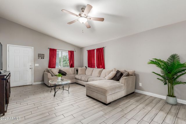 832 S 31st Ave Avenue, Phoenix, AZ 85009