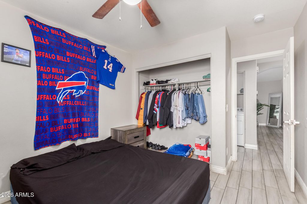 Image 15 of property listing at 832 S 31st Ave Avenue, Phoenix, AZ 85009