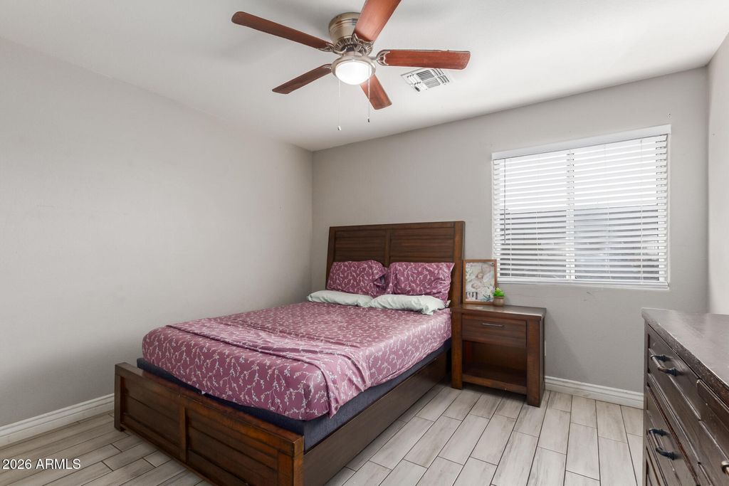 Image 20 of property listing at 832 S 31st Ave Avenue, Phoenix, AZ 85009