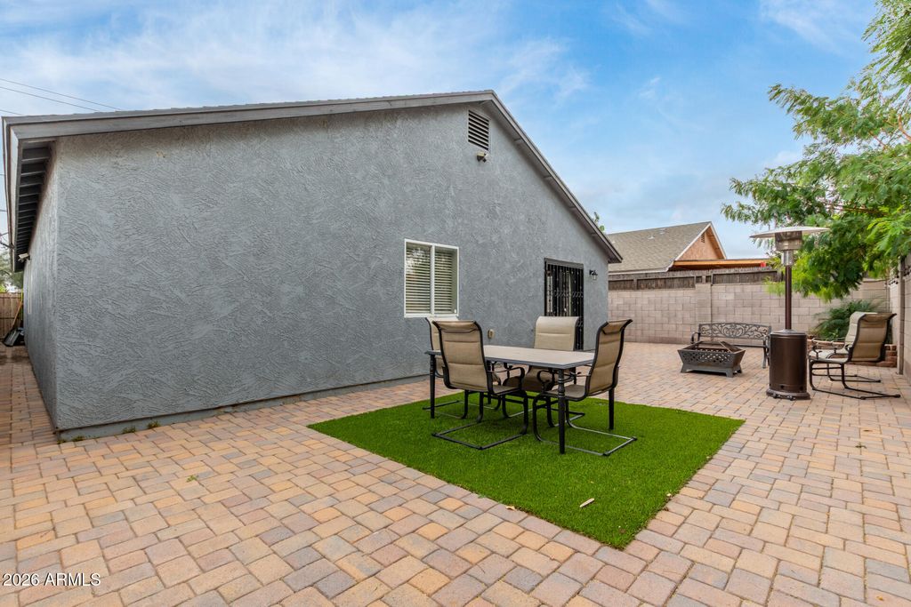 Image 23 of property listing at 832 S 31st Ave Avenue, Phoenix, AZ 85009