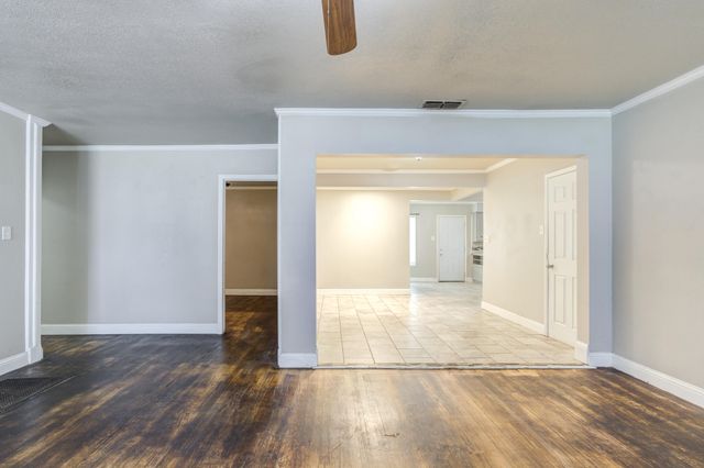 2111 29th Street, Lubbock, TX 79411