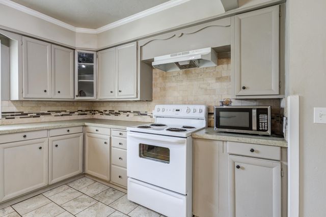 2111 29th Street, Lubbock, TX 79411