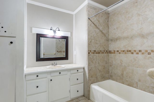 2111 29th Street, Lubbock, TX 79411