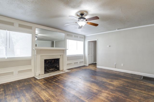 2111 29th Street, Lubbock, TX 79411