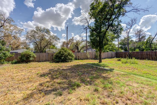 2111 29th Street, Lubbock, TX 79411