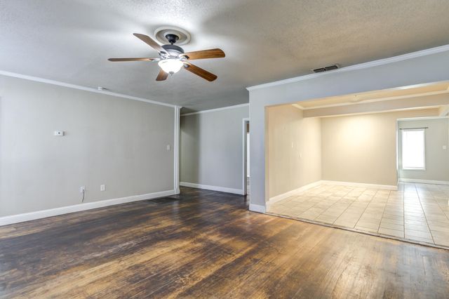 2111 29th Street, Lubbock, TX 79411