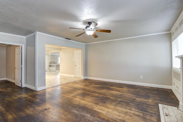 2111 29th Street, Lubbock, TX 79411