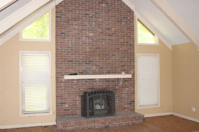 119 Valley Dr, Helena, AR 72342