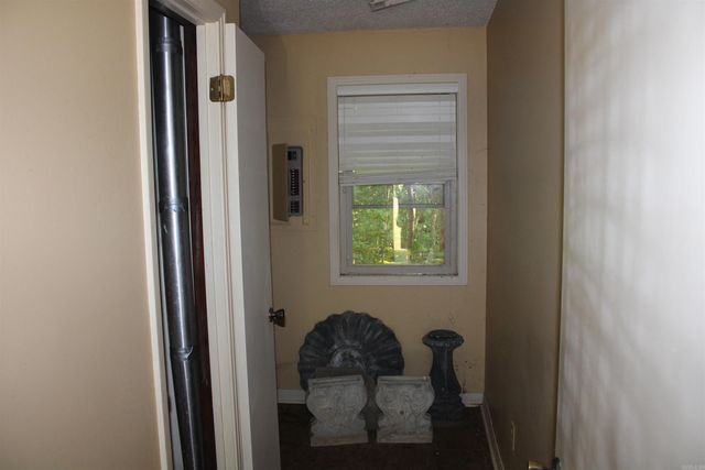 119 Valley Dr, Helena, AR 72342