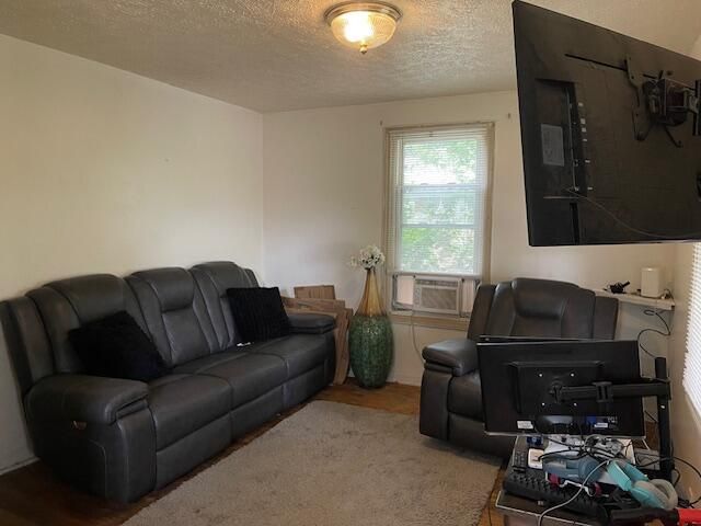 1414 Campbell AVE, Roanoke, VA 24013