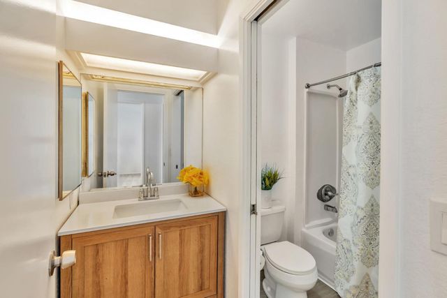 2416 N Main Street F, Salinas, CA 93906