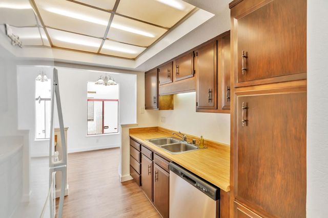 2416 N Main Street F, Salinas, CA 93906