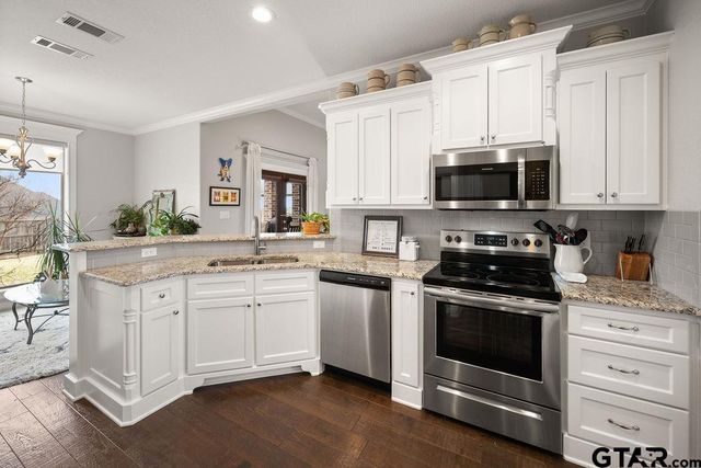 7344 Hearthstone Lane, Tyler, TX 75703