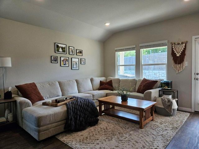 201 Elbow Bush CV, Kyle, TX 78640