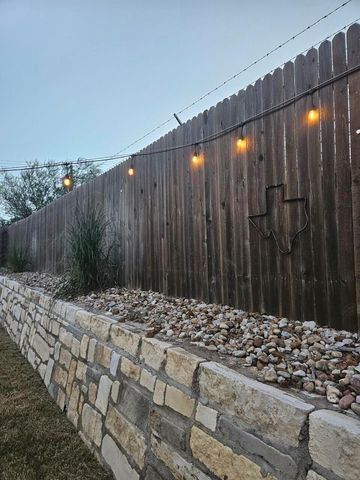 201 Elbow Bush CV, Kyle, TX 78640
