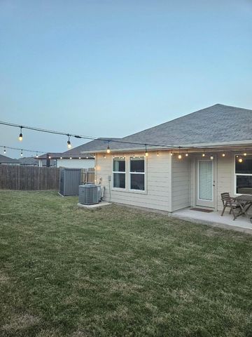 201 Elbow Bush CV, Kyle, TX 78640