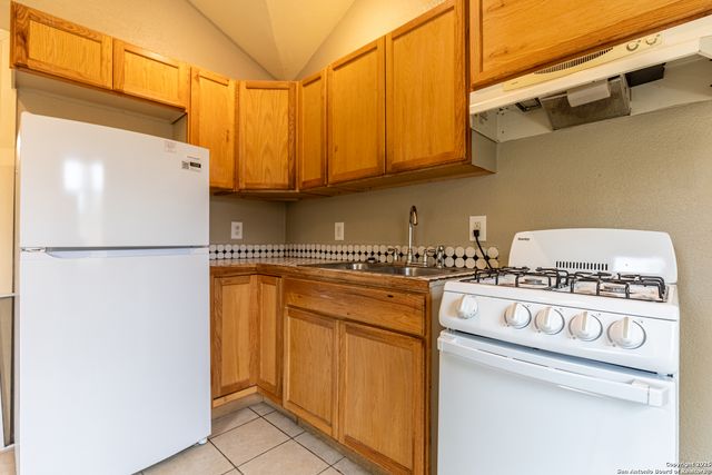 330 gem, San Antonio, TX 78204