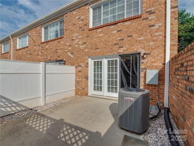 1344 Green Oaks Lane A, Charlotte, NC 28205