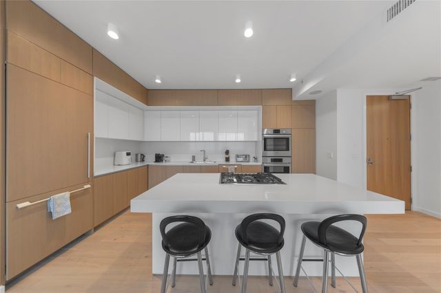 313 W 17th ST 1804, Austin, TX 78701