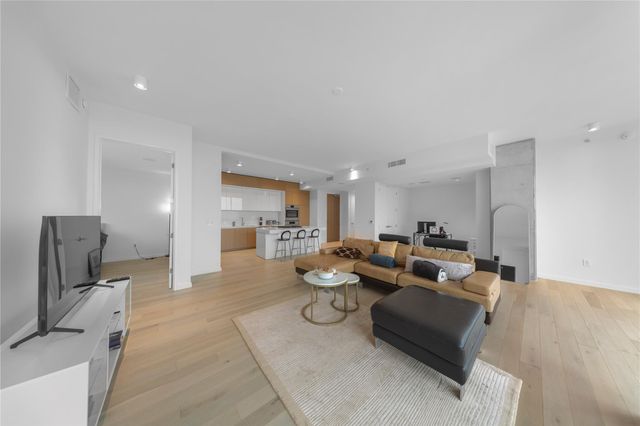 313 W 17th ST 1804, Austin, TX 78701