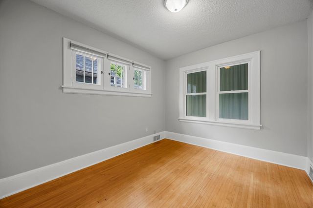 1688 James Avenue, Saint Paul, MN 55105