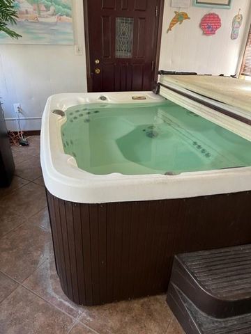 503 Nut Pines Drive, Village Mills, TX 77663