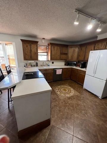 503 Nut Pines Drive, Village Mills, TX 77663