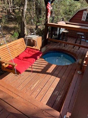 503 Nut Pines Drive, Village Mills, TX 77663