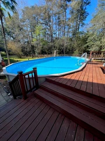 503 Nut Pines Drive, Village Mills, TX 77663