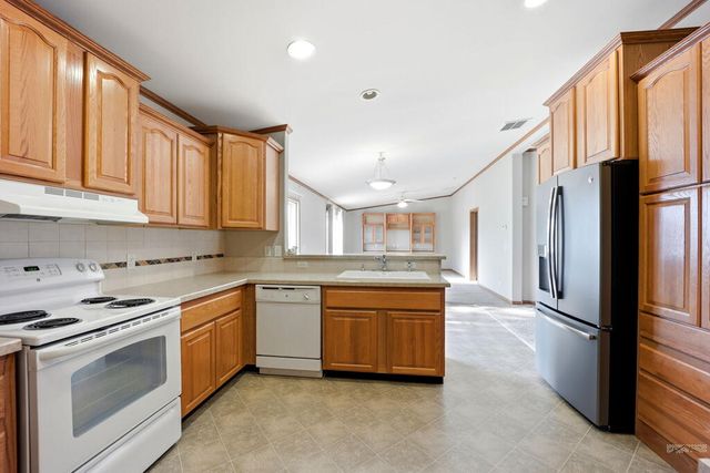 1581 Center Ln, Pueblo, CO 81006