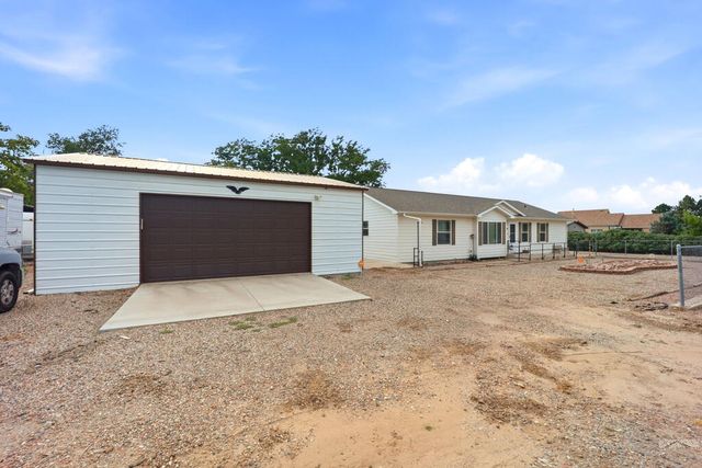 1581 Center Ln, Pueblo, CO 81006