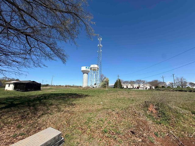 124 Apple Valley Road, Duncan, SC 29334