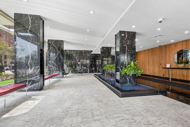 3900 N Lake Shore Drive 9B, Chicago, IL 60613