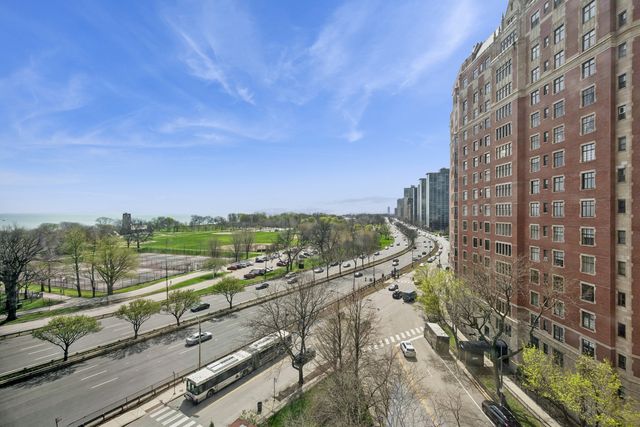 3900 N Lake Shore Drive 9B, Chicago, IL 60613