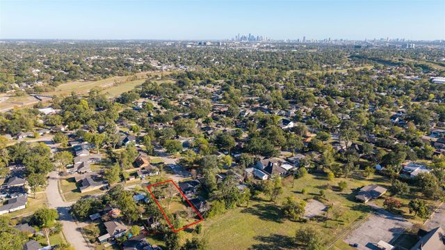 4801 Sanborn Drive, Houston, TX 77092