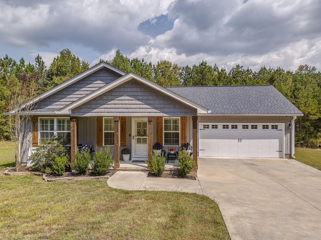 2898 Crow Valley Road NW, Tunnel Hill, GA 30755