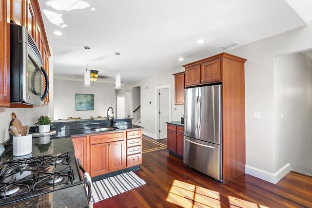 77 Adams 2, Medford, MA 02155