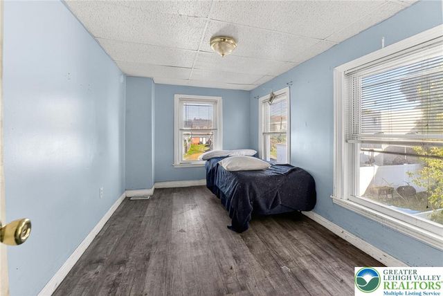 220 Mulberry Street, Catasauqua Boro, PA 18032
