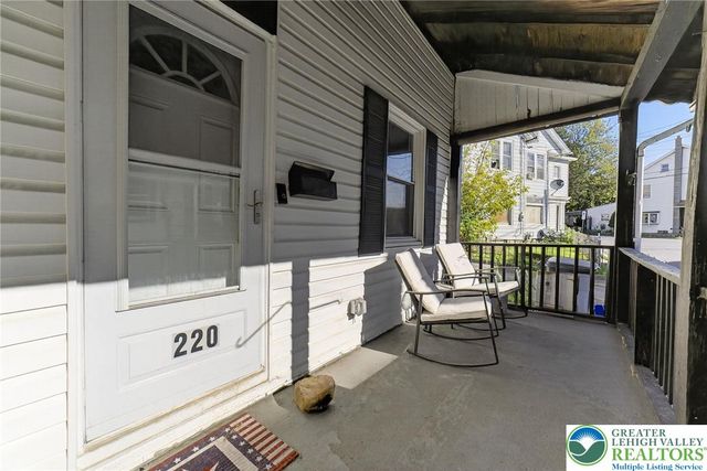 220 Mulberry Street, Catasauqua Boro, PA 18032