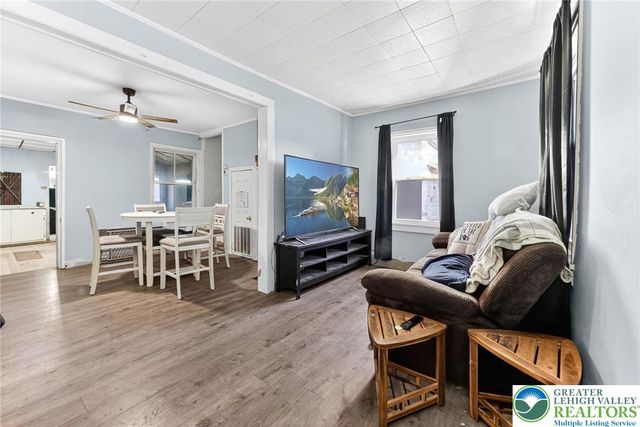 220 Mulberry Street, Catasauqua Boro, PA 18032