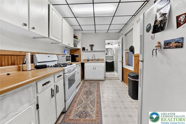 220 Mulberry Street, Catasauqua Boro, PA 18032