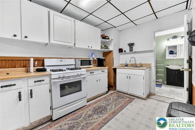220 Mulberry Street, Catasauqua Boro, PA 18032