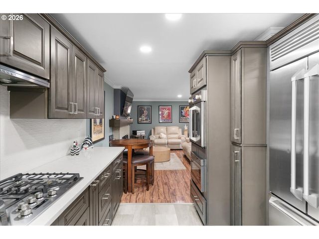 6660 HUNTINGTON Cir, Salem, OR 97306