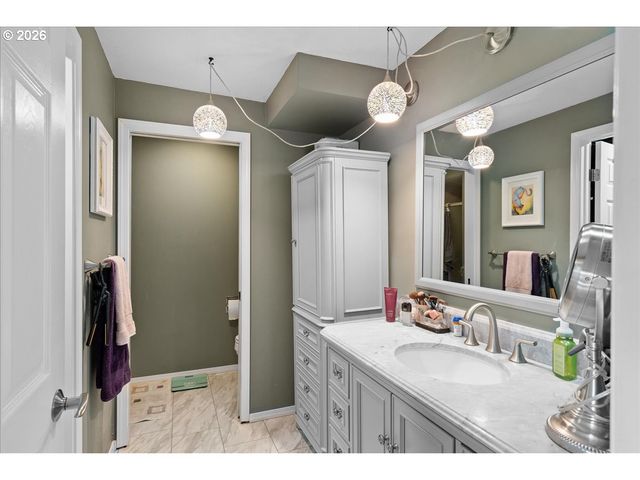 6660 HUNTINGTON Cir, Salem, OR 97306