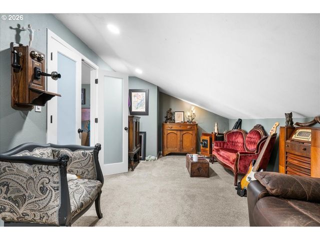 6660 HUNTINGTON Cir, Salem, OR 97306