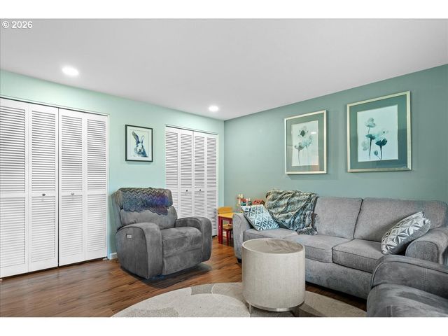 6660 HUNTINGTON Cir, Salem, OR 97306