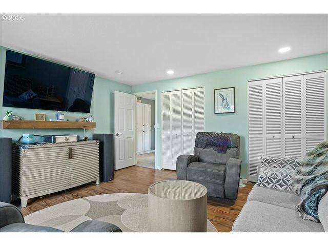 6660 HUNTINGTON Cir, Salem, OR 97306