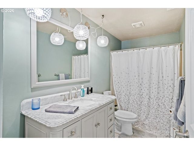 6660 HUNTINGTON Cir, Salem, OR 97306