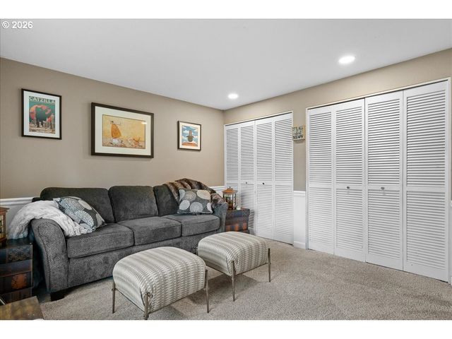 6660 HUNTINGTON Cir, Salem, OR 97306